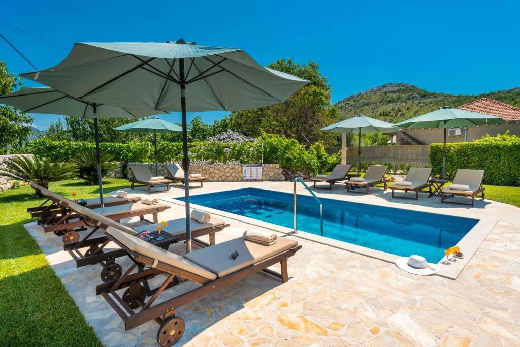 Vila Vergatum-Privacy,Gym,Billiards,Table Tennis Donji Brgat Exterior foto