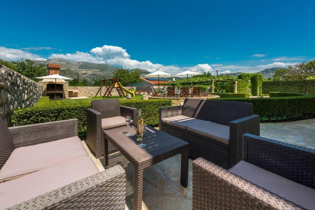 Vila Vergatum-Privacy,Gym,Billiards,Table Tennis Donji Brgat Exterior foto